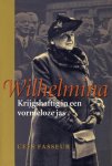 C. Fasseur 60382 - Wilhelmina Krijgshaftig in een vormeloze jas