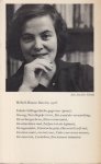 Haasse ( = H.S. van Leleyveld-Haasse (Batavia 2 February 1918 - Amsterdam 29 September 2011), Hélène "Hella" Serafia - De meermin - Is geen familieroman (al staan leden van drie generaties Doornstam onder een dak in het middelpunt), geen thriller (al worden oude geheimen aan het licht gebracht) en evenmin een schildering van Amsterdam