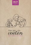 Carianne Ros, Wilma Poolen - Hier aan zijn voeten