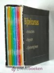 , - Bijbelcursus, complete set in cassette --- Bevat: Wegwijzer, introductieles en 25 modules