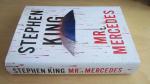 King, Stephen - Mr. Mercedes Deel 1 Hodges Trilogie | Stephen King | (Engelstalig) 9781476754451 FIRST PRINT Scribner HARDCOVER s met omslag,