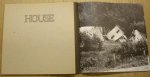 KWADRAAT-BLAD., LEVINE, LES., QUADRAT-PRINT; STEENDRUKKERIJ DE JONG. (ED.) - HOUSE. 'Op de volgende bladzijden vindt men voorstellen voor een serie uit te voeren beeldhouwwerken.' 'On the following pages are proposals for a series of sculptures yet to be executed.' [ Kwadraatblad ].