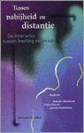  - Tussen nabijheid en distantie