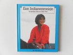 Fear, Jacqueline; Illustrator : Fear, Sally - Een Indianenmeisje (fotoboek)