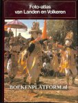 Hoek, K.A. van den - Foto-atlas van Landen en Volkeren