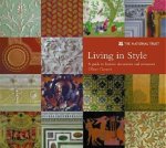 Garnett, Oliver - Living in Style : A Guide to Historic Decoration and Ornament.