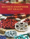 [{:name=>'Noortje Russel', :role=>'B01'}, {:name=>'S. Millodot', :role=>'A01'}, {:name=>'M. Faddegon-Doets', :role=>'B06'}] - Keltisch knoopwerk met kralen