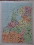 No author. - Wereldatlas, bevattende 31 in 7 kleuren gedrukte kaarten en 4 pag. toelichtende tekst.