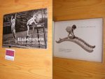 Dietrich, Werner (ed.), Margot und Ursel Kriesel - Kinderturnen, Eine Ubungssammlung in Bildern. Uber die Verwendung der Turn- und Gymnastikgerate im Kindergarten