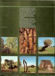 Berk, Gait L .. Zeer rijk geillustreerd met kleuren en zwart wit foto's - Ons bomenland .. Een werkelijk schitterrend boek over bomen en struiken in tuinen , parken bossen en Landschappen  , soms humoristisch