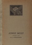 's-Gravesande, G.H. - Jonge Most. Bloemlezing uit de gedichten van medewerkers aan Het Getij, De Vrije Bladen en Forum.