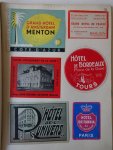 N.n.. - Plakboek met 112 verschillende hotel- en vakantiestickers- labels- en etiketten.
