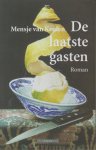 Keulen  (Pseudoniem van Francina van der Steen - Den Haag, 10 juni 1946), Mensje van - De laatste gasten - Een mooi verhaal van een stel vreemde gasten in een Amsterdams pension. Het zijn allen kunstenaars of beoefenaars van verwante beroepen en hebben (pseudo) interessante tafelpraat.
