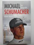 Sturm, Karin - Michael Schumacher.  De biografie.  De sportjournaliste Karin Sturm maakt al dertig jaar deel uit van de Formule 1-wereld en kent Schumacher vanaf het begin van zijn loopbaan.