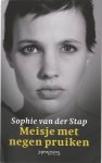 Sophie van der Stap - Meisje met negen pruiken