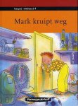  - Mark kruipt weg