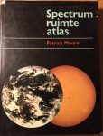 Patrick Moore - Spectrum ruimte atlas