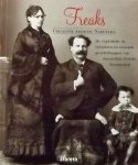  - FREAKS - Collectie Akimitsu Naruyama : de exploitatie van menselijke fysieke fenomenen in circussen en reizende gezelschappen - Akimitsu Naruyama - uitgeverij Librero, 191 blz.