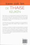 Lan , Kwee Siok . [ isbn 9789055011674 ]  inv.  5318 - De Thaise Keuken . ( Ruim 250 Authentieke recepten . ) Thais koken is een van de nieuwste culinaire trends. Dat is niet verwonderlijk, want geen keuken is zo verrassend en zo kleurig en geurig als de Thaise keuken.  -
