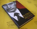 Truscott, Peter. - Putin's progress. A biography of Russia's enigmatic president, Vladimir Putin.