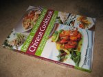 Pannell, Maggie & Fleetwood, Jenni (editors) - low-fat low-cholesterol Chinese Cookbook. 200 Delicious Chinese & Far East Asian Recipes for Health, Great Taste, Long Life & Fitness