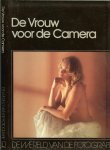 Smith - Riedijk, Jolanda .. Poseren : hoe doen we dat - De vrouw voor de Camera .. het fotograveren van vrouwen .. Naaktfotografie binnenshuis .. onze eerste naaktfoto's