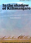Lesberg, Sandy - In the shadow of Kilimanjaro