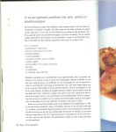 Oliver, Jamie .. Vertaling door Henja Sneider  .. omslagtypografie Teo van Gerwen .. Opmaak Angela Damen - Jamie Oliver . ( The Naked Chef . ) De essentie van het koken . Rijkelijk geillustreerd met prachtige kleuren foto's