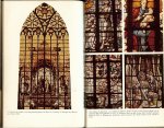 Korevaar-Hesseling, Elisabeth H .. Rijk geillustreerd - Gebrandschilderde ramen