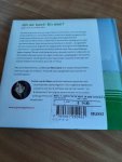 Meer, Y. van der - Uit de kast ? En dan ! / voor wie nog uit de kast moet komen, voor wie al lang en breed uit de kast is, voor ouders, broers, zussen en vrienden van gays en alle andere open minded mensen.