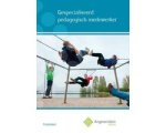 M. van den Hof - Angerenstein Welzijn - Gespecialiseerd pedagogisch mederwerker Profieldeel M. van den Hof - Angerenstein Welzijn - Gespecialiseerd pedagogisch mederwerker Profieldeel