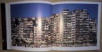 Girard, Greg & Ian Lambot (concept & realisatie, fotografie, vormgeving); m.m.v. Charles Goddard, Leung Ping Kwan, Peter Popham, Julia Wilkinson - City of darkness. Life in Kowloon Walled City