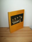 Peeters, Harry & Dresen-Coenders, Lène & Brandenbarg, Ton (red.) - Vijf eeuwen gezinsleven. Liefde, huwelijk en opvoeding in Nederland