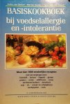 Berkel , Ineke van . & Merian Daams . & Tanja van der Horst . [ isbn 9789041000262 ] 2814 - Basiskookboek  bij  Voedselallergie  en -  Intolerantie . ( Meer dan 1000 smakelijkerecepten . ) Met vervangingen voor : koemelk , lactose , kippeei , gluten , pinda's , noten , additieven , cacao , saccharose , citrusfruit , soja , vis , -