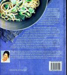 Elia , Maria . [ ISBN 9789059562950 ] 1218 - Eigentijds Vegetarisch . ( Ruim 120 recepten die je smaakpapillen verrassen . )  Eigentijds vegetarisch is een waar vegetarisch avontuur: deze gerechten brengen je bijna letterlijk in een andere wereld! De jonge Grieks-Britse Maria Elia heeft in -