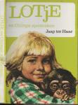 Jacob Everard ter Haar (Hilversum, 25 maart 1922 - Laren, 26 februari 1998) was een Nederlands historicus en schrijver van kinder-, geschiedenis- en mythologische boeken. - Apenstreken  Lotje is dol op Chimp, de aap die bij haar thuis woont.
