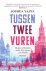 Joshua Yaffa - Tussen twee vuren