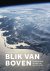 Blik van boven de aarde doo...