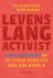 (1) Levenslang Activist.
