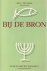 BIJ DE BRON (2 DELEN IN 1 B...