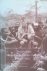 Schoorl, Pim (redactie) - Besturen in Nederlands-Nieuw Guinea 1945-1962: Ontwikkelingswerk in een periode van politiek onrust *GESIGNEERD*