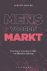 Mens voorbij markt Een nieu...